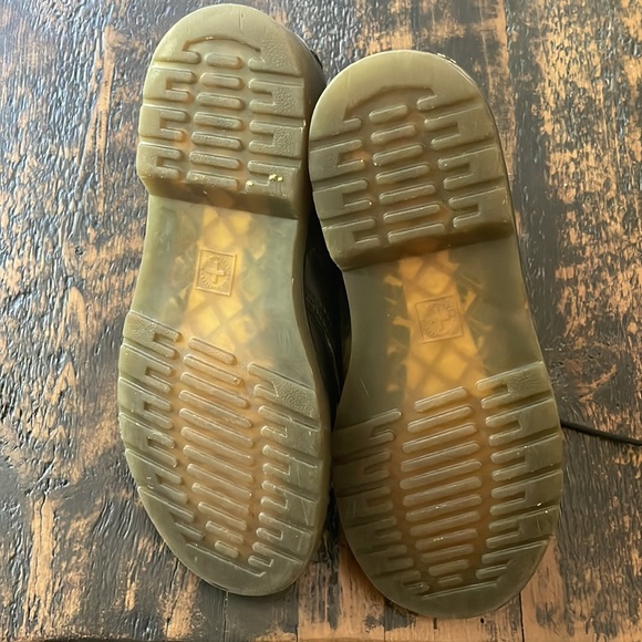 Boots - Picture 3 of 5